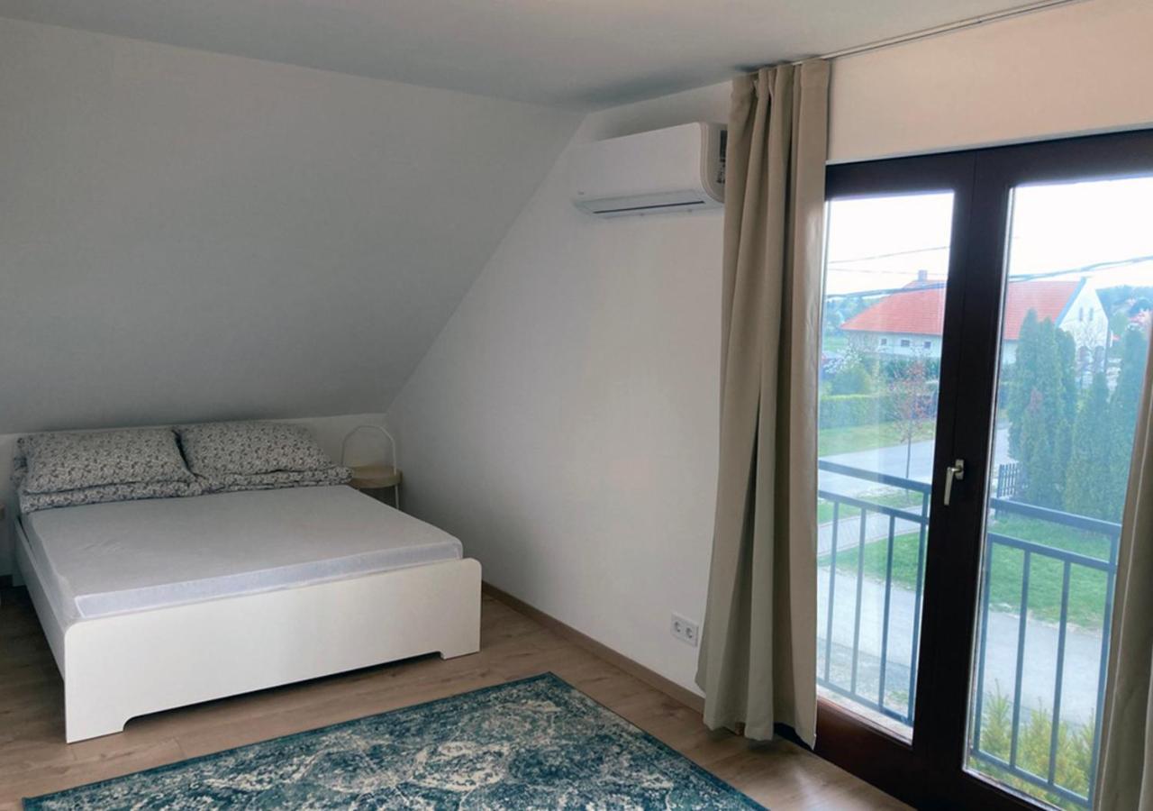 Karadi Apartman Zánka Zewnętrze zdjęcie